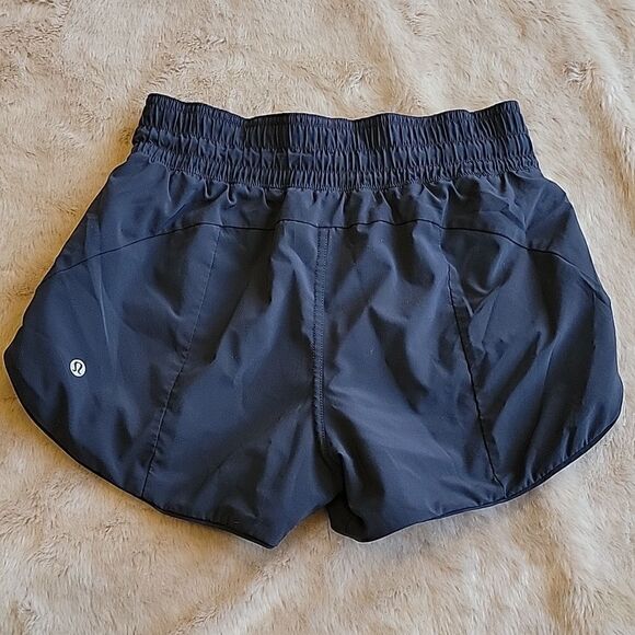 LULULEMON CHOOSE A SIDE SHORTS - BLACK NIGHT AND SUN DAZED MULTI BLUE, SIZE 4 - Picture 8 of 11